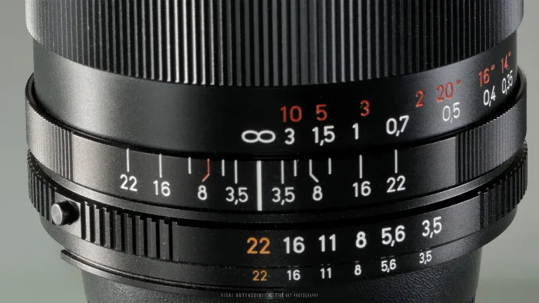 The DOF scale on the Zeiss 18mm f/3.5